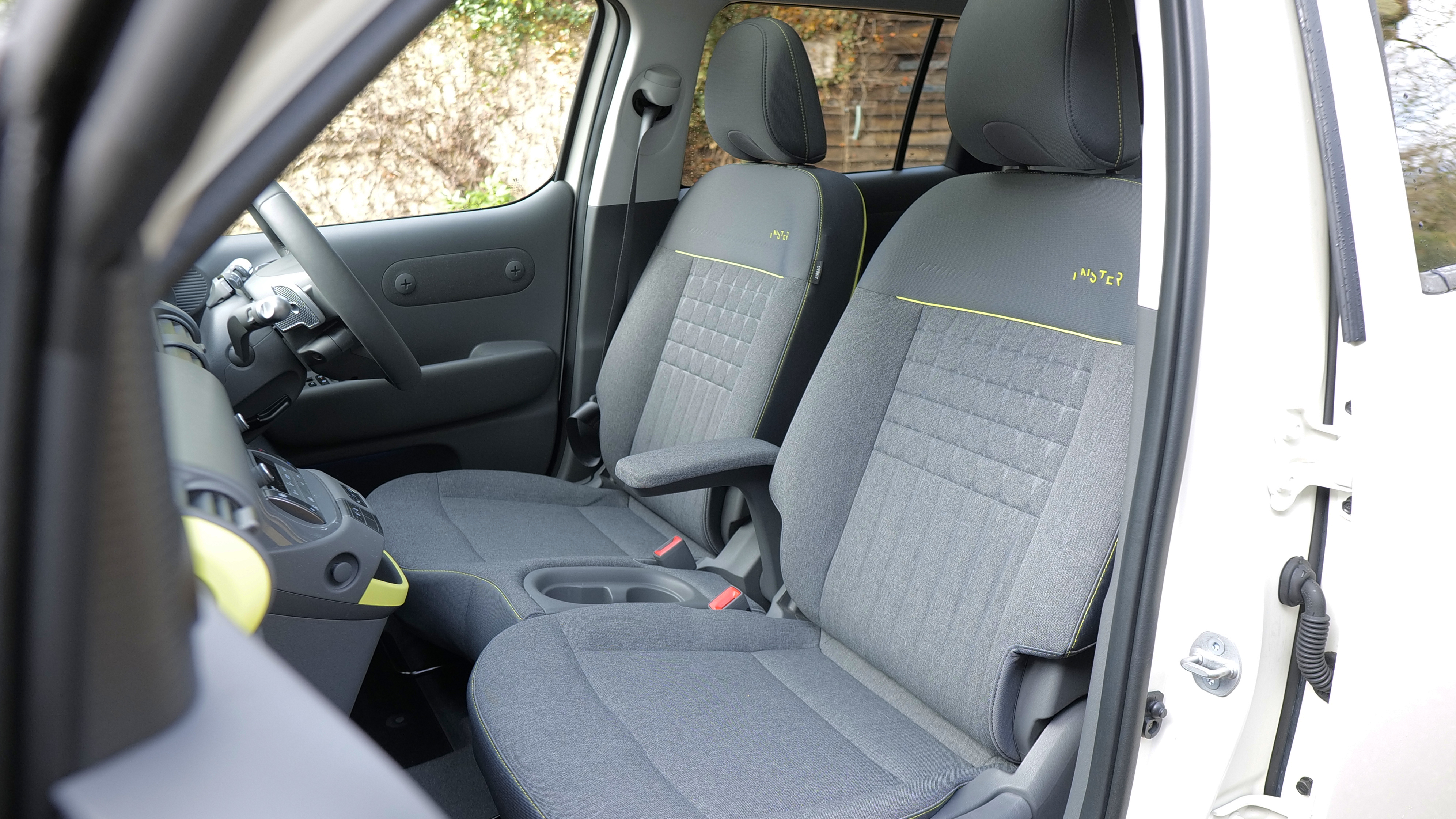 HYUNDAI INSTER ELECTRIC HATCHBACK 85kW Cross 49kWh 5dr Auto